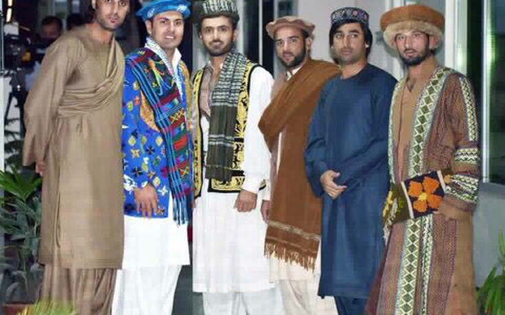 Vì sao đàn ông Afghanistan thích... mặc váy?