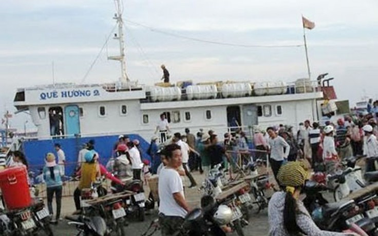 Tàu Quê Hương 2 chết máy, 101 khách đang trôi dạt trên biển