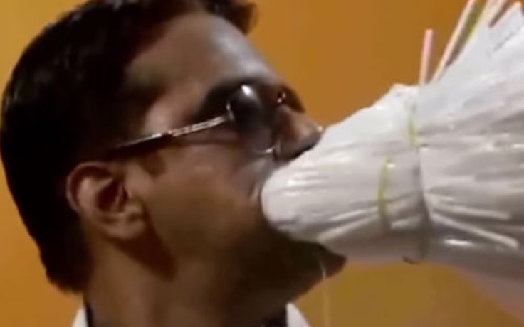 To mồm nhất thế giới