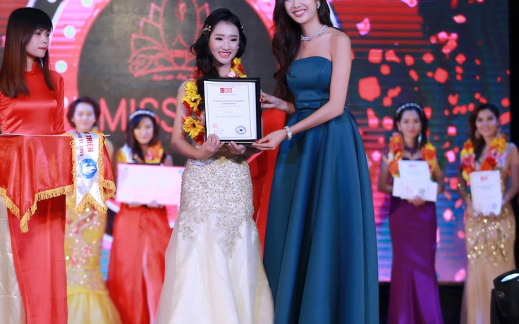 Á hậu 3 Hoa hậu Quốc tế Thúy Vân làm giám khảo hoa khôi sinh viên
