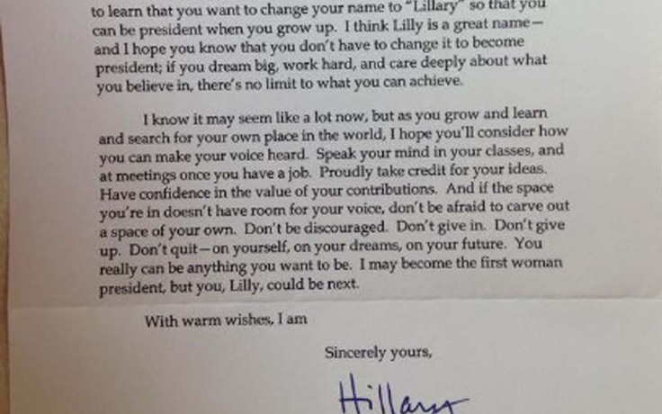 Bà Clinton gởi thư cho cô bé 7 tuổi khuyên đừng đổi tên