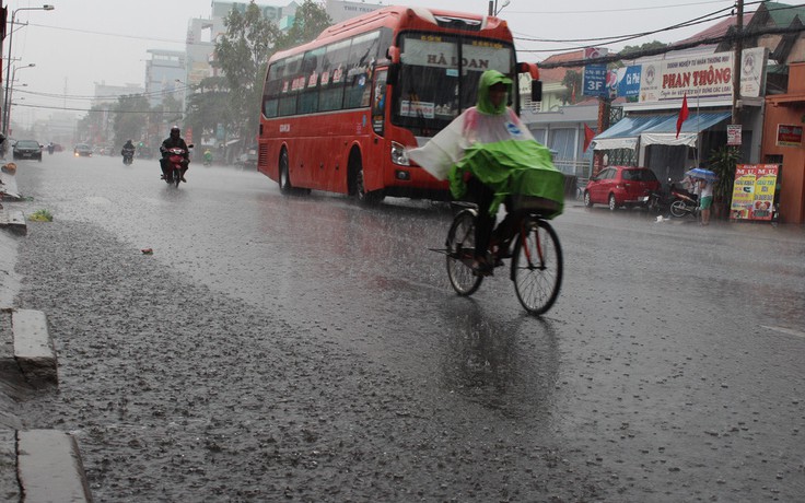 Hôm nay Nam bộ đề phòng thời tiết xấu, có nơi mưa to, gió giật và lốc xoáy