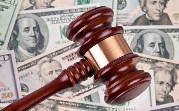 Thẩm phán chỉ trích cặp vợ chồng ‘nướng’ 15% tài sản cho phí ly hôn