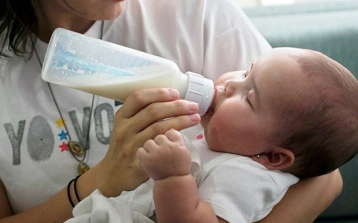 Em bé dùng thuốc trung hòa a xít, kháng sinh dễ bị dị ứng