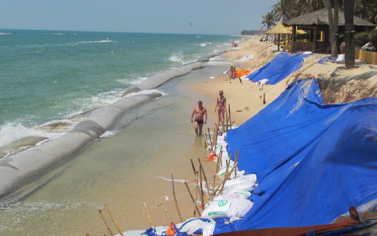 Sạt lở resort ở Mũi Né