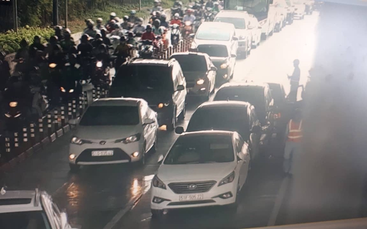 Tin nóng 24h: 4 ô tô tông liên hoàn trong đường hầm vượt sông Sài Gòn