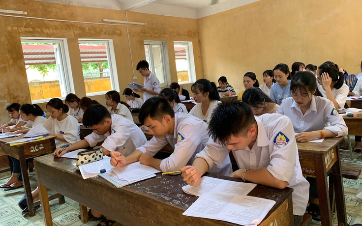 Thi THPT quốc gia 2019: Công an, viện kiểm sát thẩm định nhân thân cán bộ làm thi