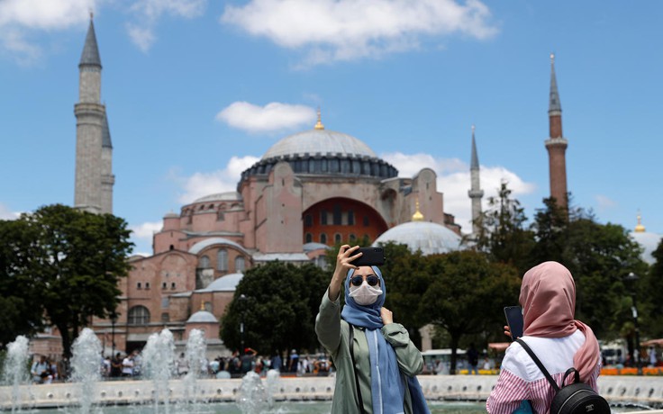 Bất hòa mới khi viện bảo tàng Hagia Sophia thành nhà thờ Hồi giáo