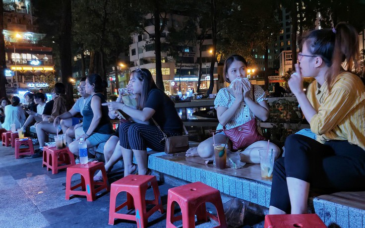 Hà Nội lại cấm trà đá vỉa hè, quán bar, karaoke