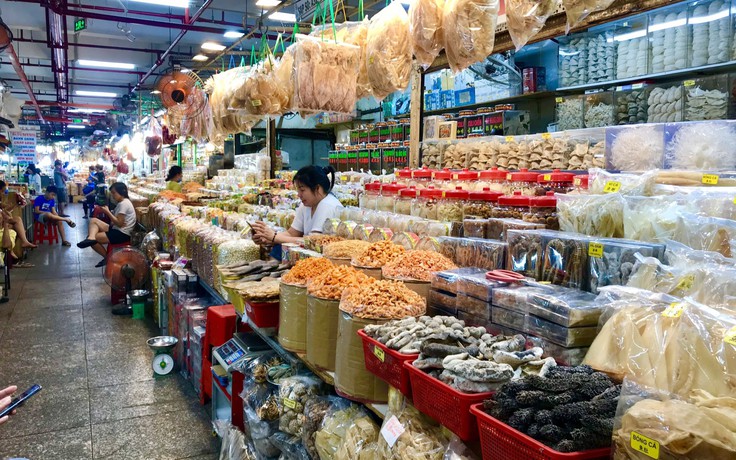 Bàn cách “cứu” chợ truyền thống
