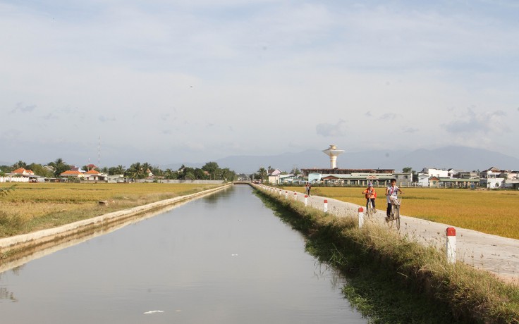 900 năm sông chảy lên đồng