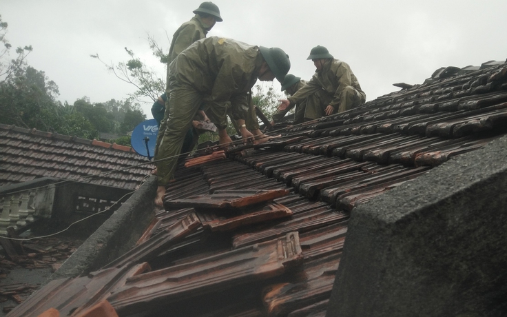 Lốc xoáy ở Quảng Ngãi, 40 nhà dân bị hư hỏng