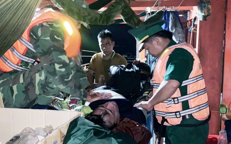 Một ngư dân bị điện giật tử vong khi đang chụp mực gần biển Cù Lao Chàm