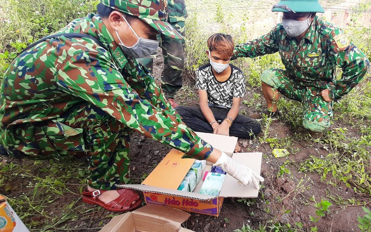 Bắt nghi phạm vận chuyển 5 kg ma túy từ Lào về Việt Nam