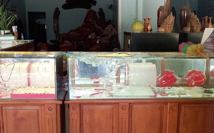 Vụ cướp tiệm vàng ở Quảng Nam: Nghi phạm 'xin chiếc lắc về tặng người yêu'