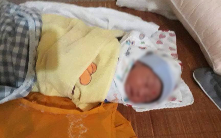 Bé trai 1 ngày tuổi bị bỏ rơi trong sân chùa ở Hải Phòng
