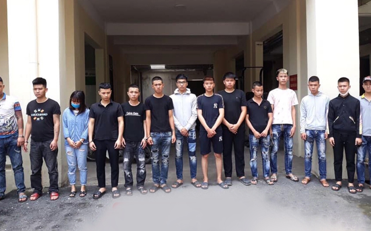Khởi tố 14 thanh niên đua xe, bốc đầu tại Hà Nội