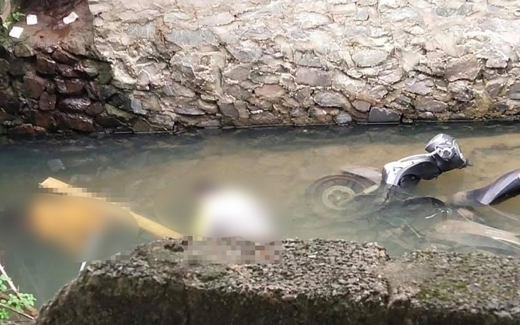 Vĩnh Phúc: Hai nam thanh niên tử vong dưới suối cùng xe máy