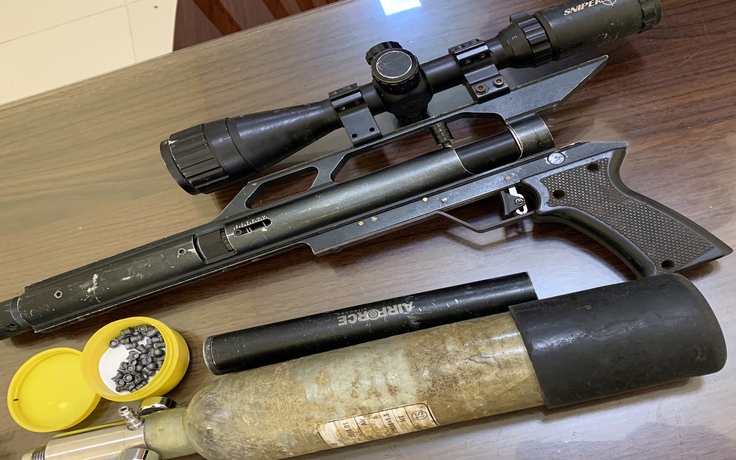 Hà Nội: Xử lý 3 người mang súng hơi đi bắn chim giữa mùa dịch
