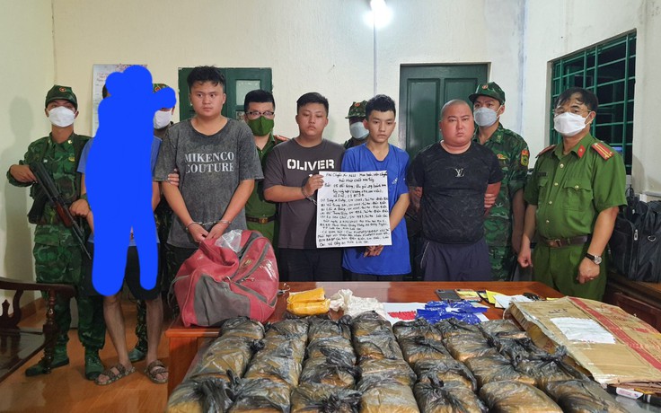 Lào Cai bắt 4 nghi phạm vận chuyển 174.000 viên ma túy