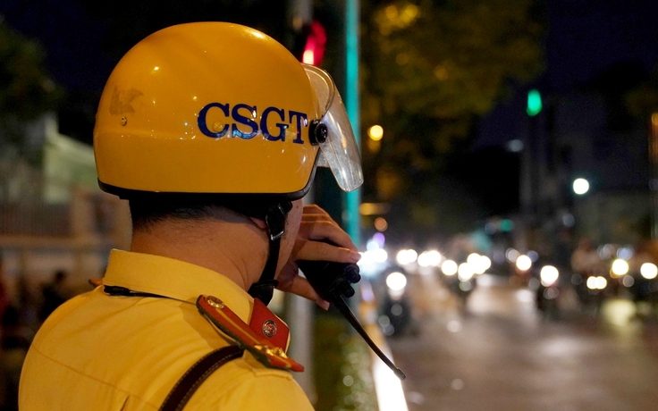 15 tài xế thuê 3 người theo dõi CSGT để ‘báo chốt’, né xử phạt