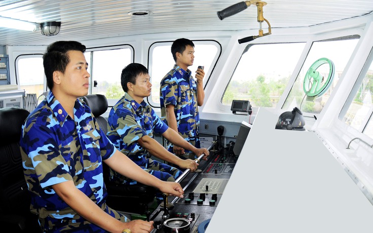 Hành trình giúp ngư dân vững vàng nơi đầu sóng của Hải đội 402