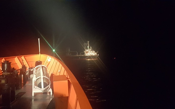 Giúp đỡ tìm kiếm 3 thuyền viên Trung Quốc mất tích trên biển