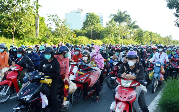 Cà Mau: Hỗ trợ người có hoàn cảnh khó khăn trong thời gian cách ly tập trung