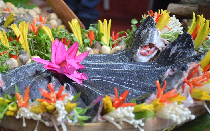 Nồi lẩu mắm lớn nhất Việt Nam phục vụ cho 300 người ăn