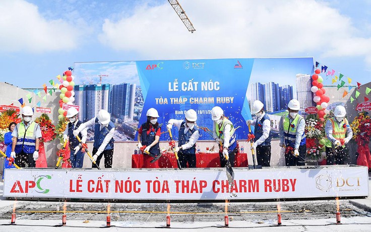 DCT Partners tổ chức lễ cất nóc tòa tháp Charm Ruby