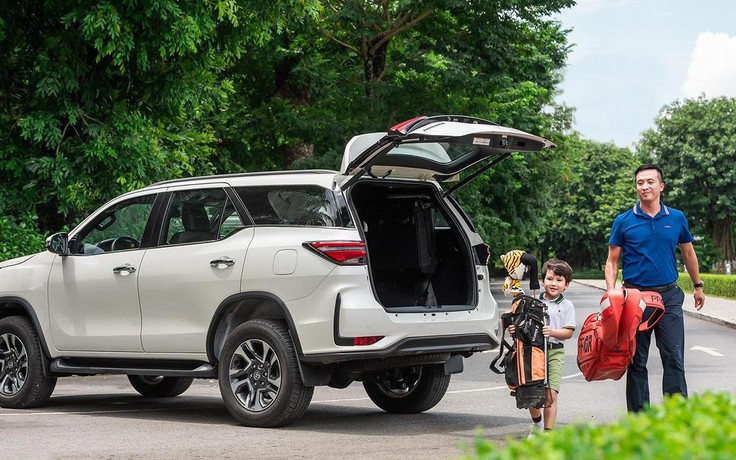 Toyota Fortuner thống trị phân khúc SUV 7 chỗ, vì sao luôn ‘được lòng’ khách Việt?