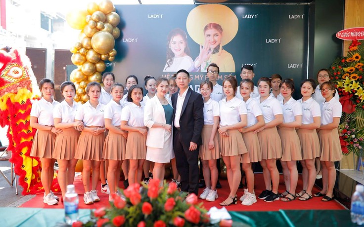 LADY 1 Việt Nam tặng khẩn cấp 10 tấn oxy lỏng cho tỉnh Bến Tre
