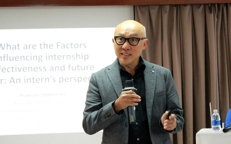Giáo sư Stephen Teo chia sẻ bí quyết thực tập hiệu quả tại hội thảo ‘Internship effectiveness’