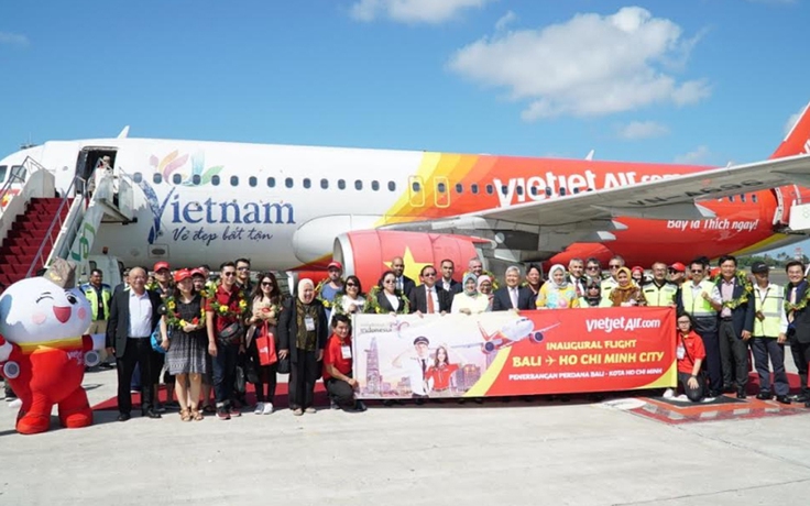 Đại sứ, tổng lãnh sự các nước ASEAN cùng Vietjet trên chuyến bay đầu tiên đến Bali