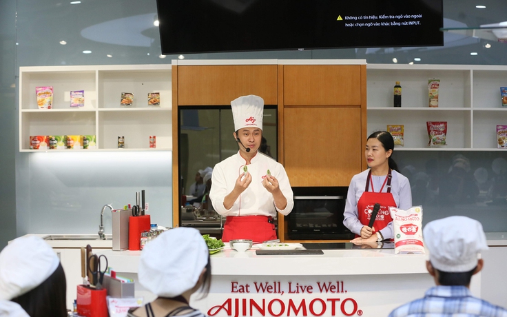 115 ‘Nhà lãnh đạo trẻ châu Á’ khám phá văn hóa ẩm thực tại Ajinomoto Cooking Studio