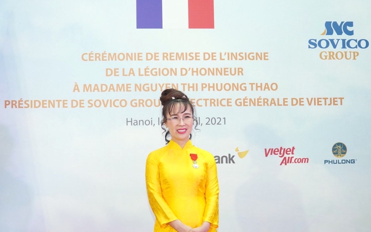 Nữ doanh nhân Nguyễn Thị Phương Thảo nhận Huân chương do Nhà nước Pháp trao tặng