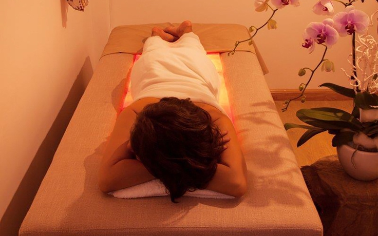 Bảng giá chi tiết top 5 giường massage đá muối bán chạy trong mùa giãn cách
