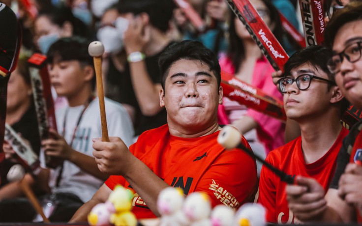 Hàng ngàn khán giả tham gia vòng 1 ‘Fans Of The Year’