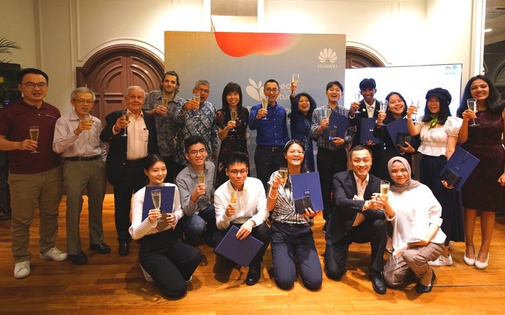 Sinh viên Việt Nam và nhiều nước cùng chiến thắng cuộc thi Tech4Good