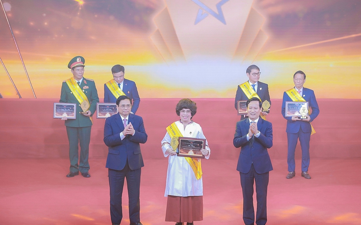 Anh hùng Lao động Thái Hương được tôn vinh Top 10 doanh nhân Việt Nam tiêu biểu