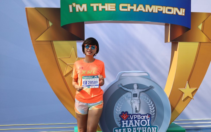 Dàn runner xinh đẹp đổ bộ VPBank Hanoi Marathon 2022