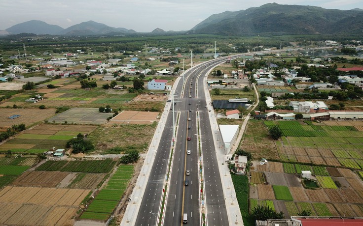 Phát triển cảng biển và giao thông kết nối trong Vùng kinh tế trọng điểm phía Nam