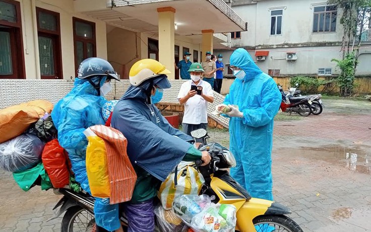 Hạnh phúc là sẻ chia, yêu thương