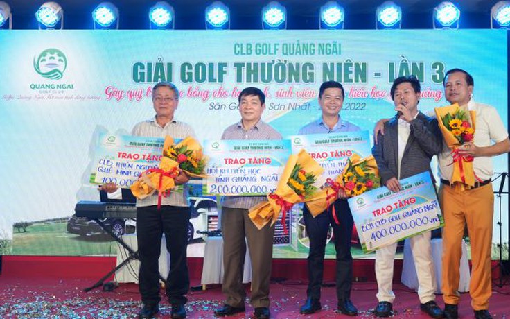 Câu lạc bộ Golf Quảng Ngãi ủng hộ 200 triệu đồng cho học bổng Nguyễn Thái Bình