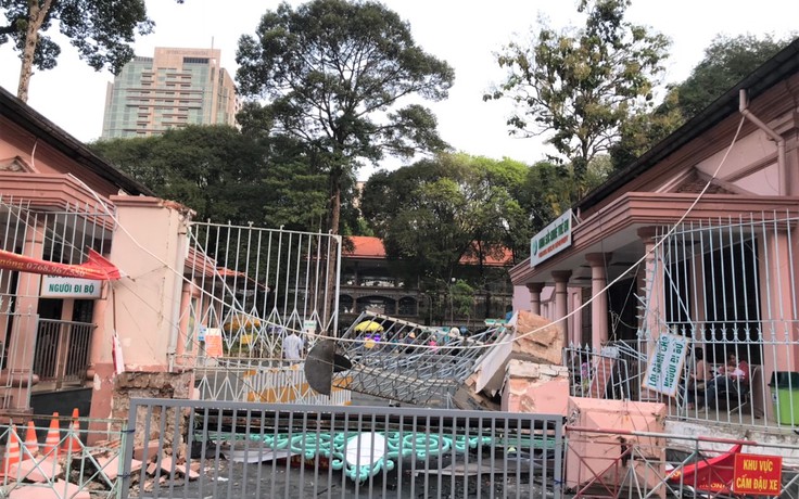 Cổng Bệnh viện Nhi đồng 2 bị tông đổ sập: Tu sửa theo trường hợp cấp thiết