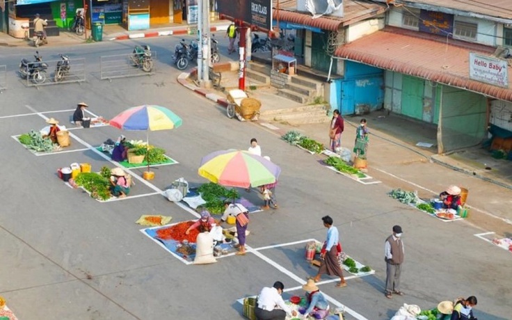 TP.HCM tính chuyện kẻ ô bàn cờ trên lòng lề đường để... mang chợ xuống phố