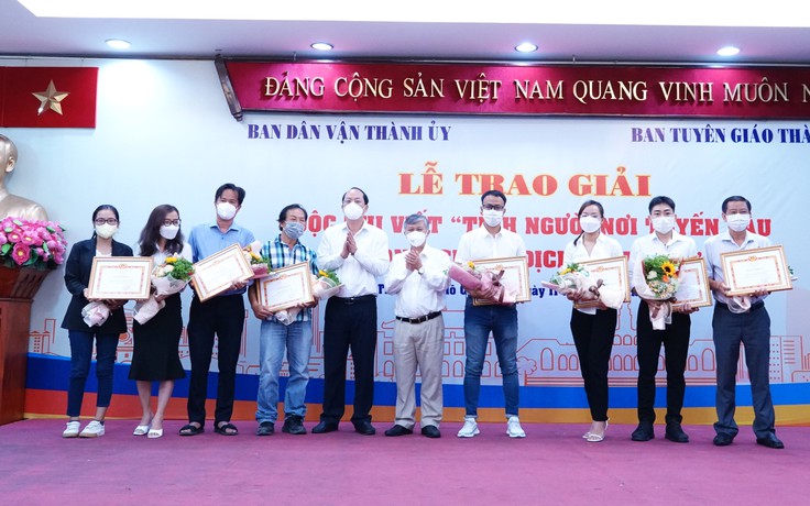 TP.HCM trao giải cuộc thi viết 'Tình người nơi tuyến đầu chống dịch Covid-19'