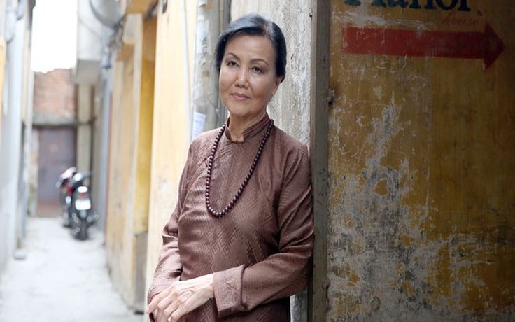 Nữ diễn viên huyền thoại Kiều Chinh nhận giải thưởng Thành tựu trọn đời của AWFF