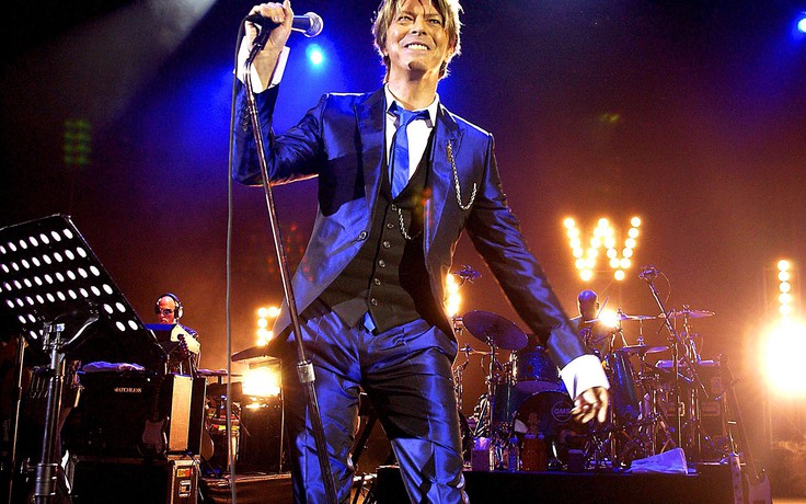 Warner Music Group mua toàn bộ ca khúc của David Bowie với giá 250 triệu USD
