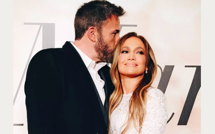 Jennifer Lopez phẫn nộ khi khách mời 'bán' video quay lễ cưới